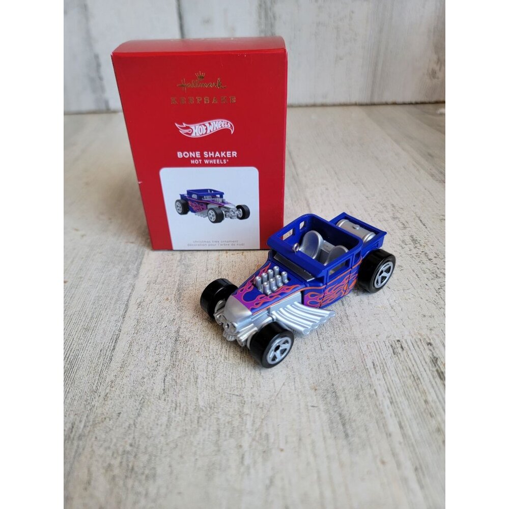 Hallmark bone shaker Hot Wheels car‎ ornament Xmas purple